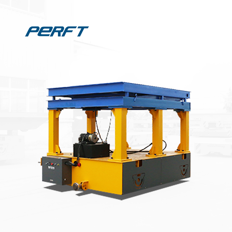 Hydraulic lift transfer vehicle